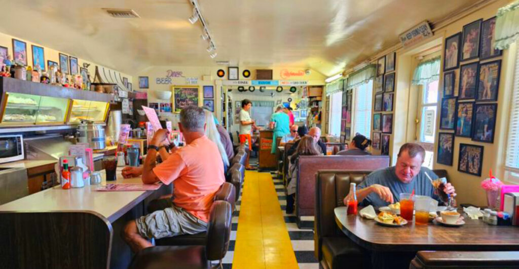 Boomers Are Flocking to This California Café for a Taste of the Past
