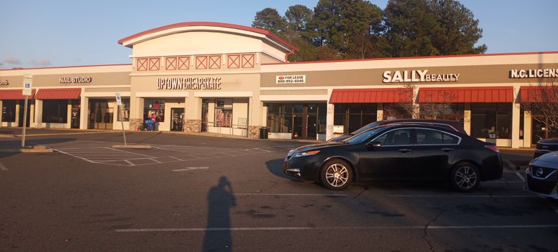 Local Details: Address, Hours, and Parking Tips