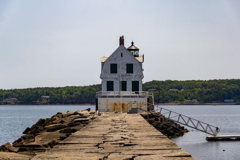 Rockland - Walk the granite breakwater to Rockland Breakwater Lighthouse