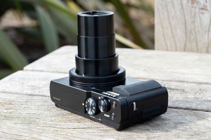 Panasonic LUMIX ZS99 / TZ99 - A pocket travel zoom that phones can't copy