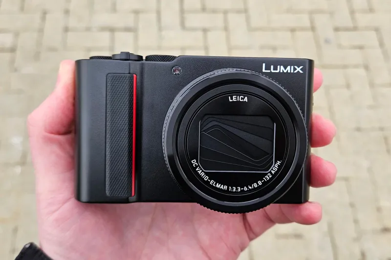 Panasonic Lumix ZS200D (TZ200)