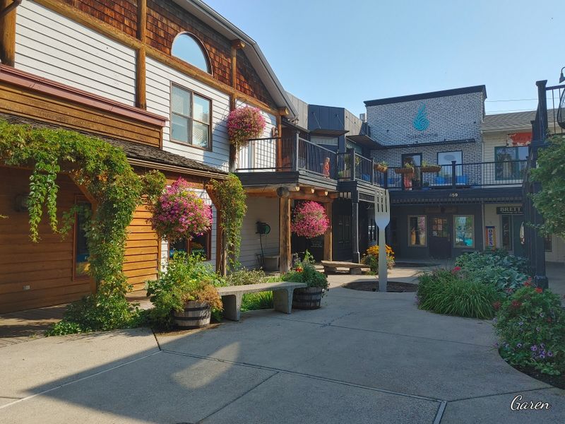 Stroll Charming Downtown Bigfork