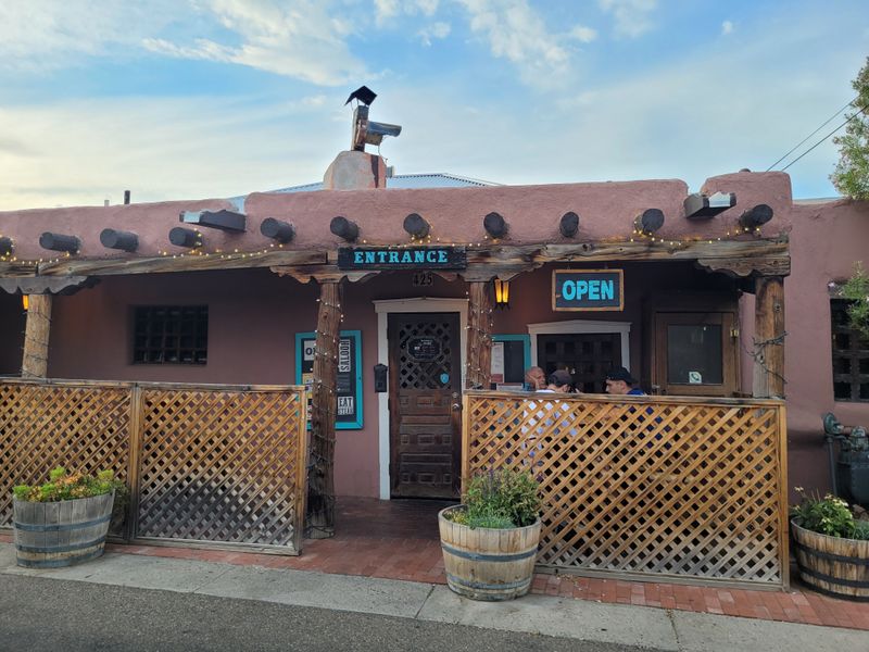 High Noon Restaurant & Saloon