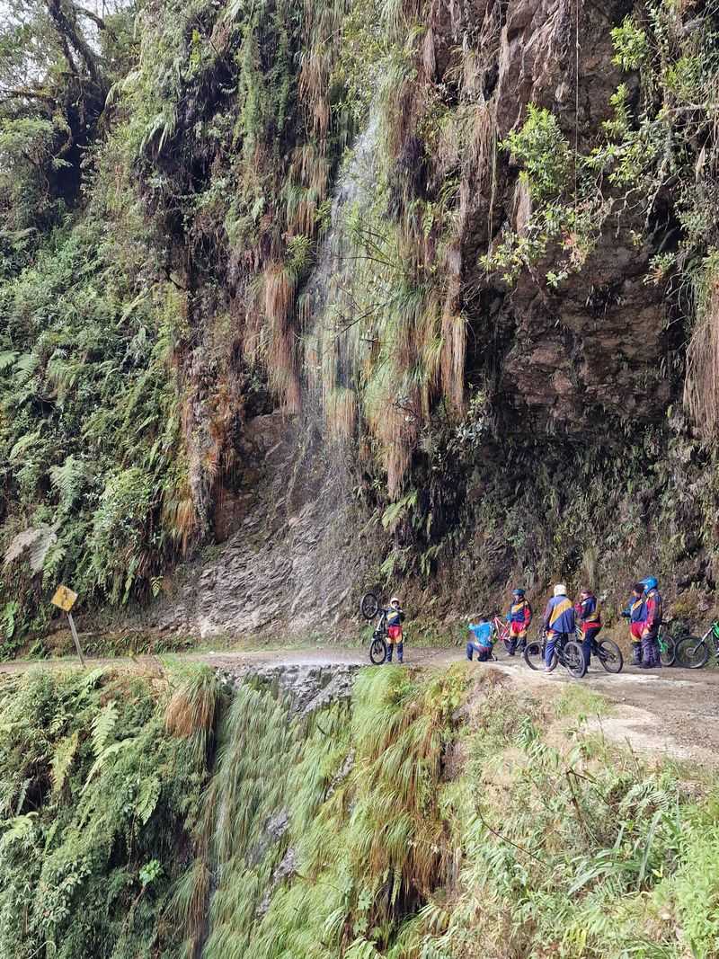 La Paz Road (Death Road) — Bolivia