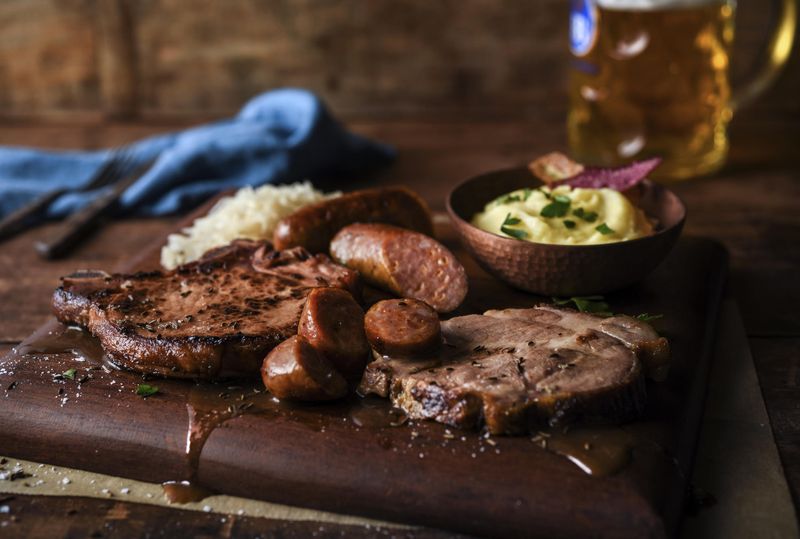 Hofbräu Original and Dunkel Pairings