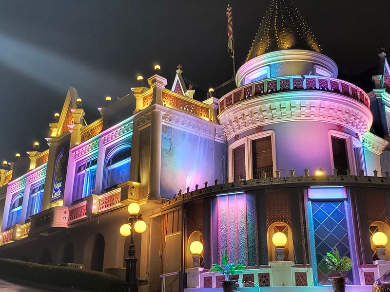 The Palace of Mystery Main Show