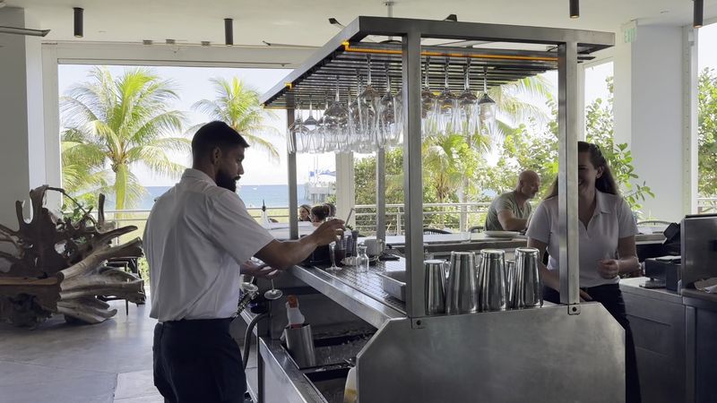 Craft Cocktails With a Sea Breeze