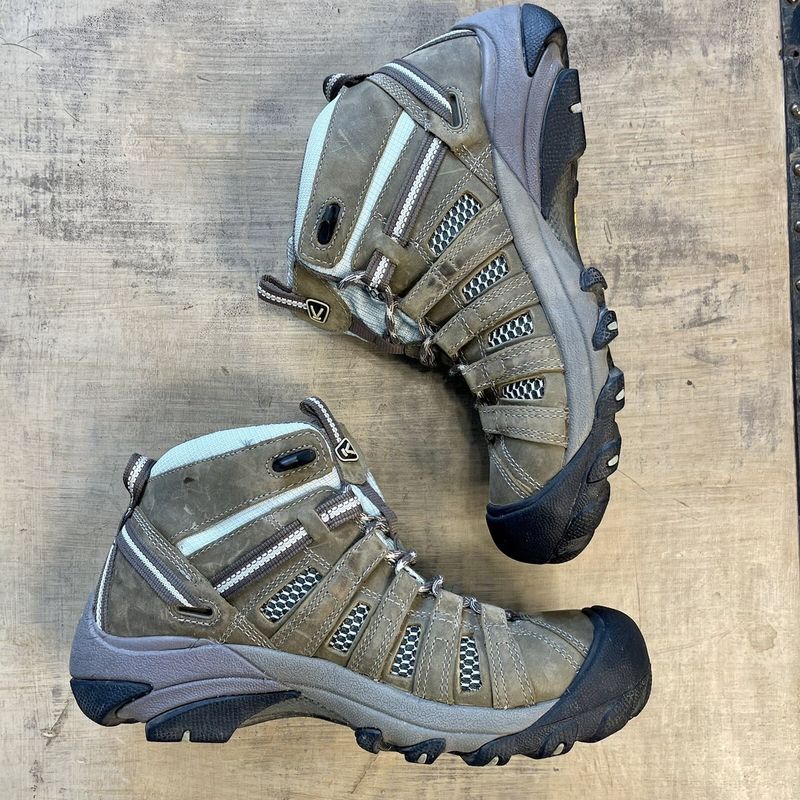 KEEN Voyageur Mid