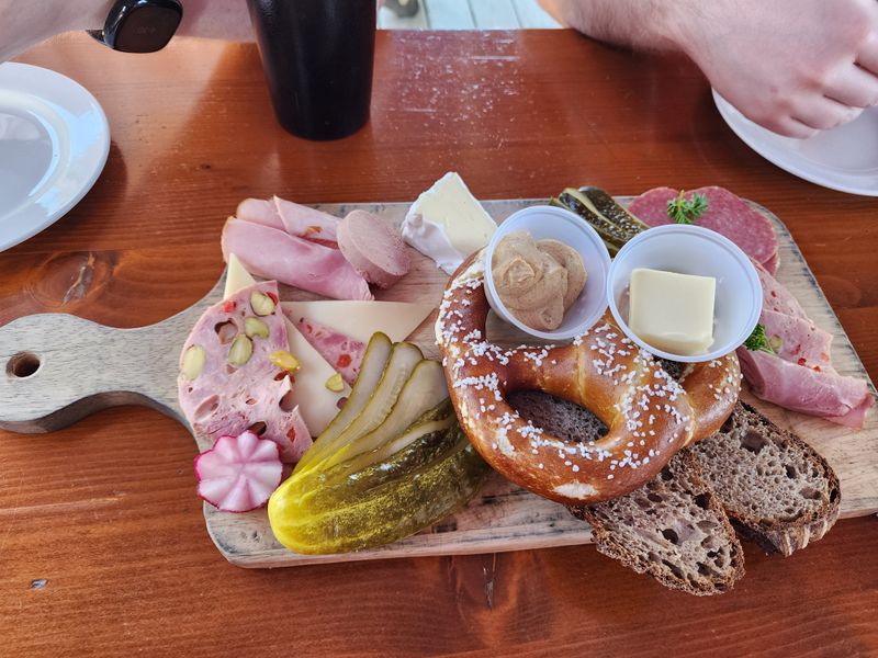 Hours, timing, and planning tips