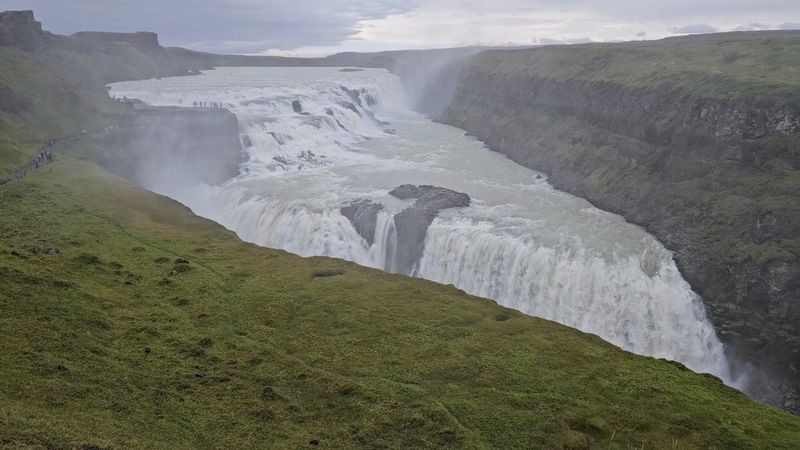 Iceland — Dramatic Landscapes, Accessible Exploration