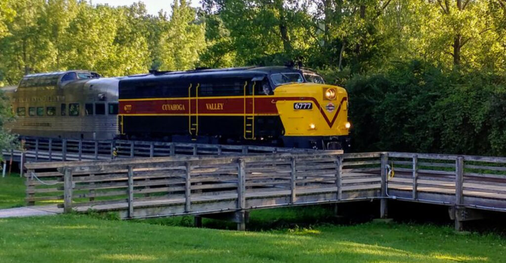 Cuyahoga Valley National Park: Scenic Trails, Hidden Waterfalls, and Charming Small-Town Views
