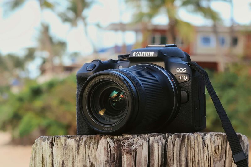Canon EOS R10