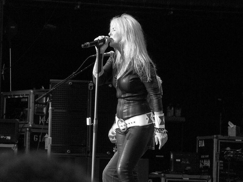 Lita Ford — Metal & Hard Rock Guitar Pioneer