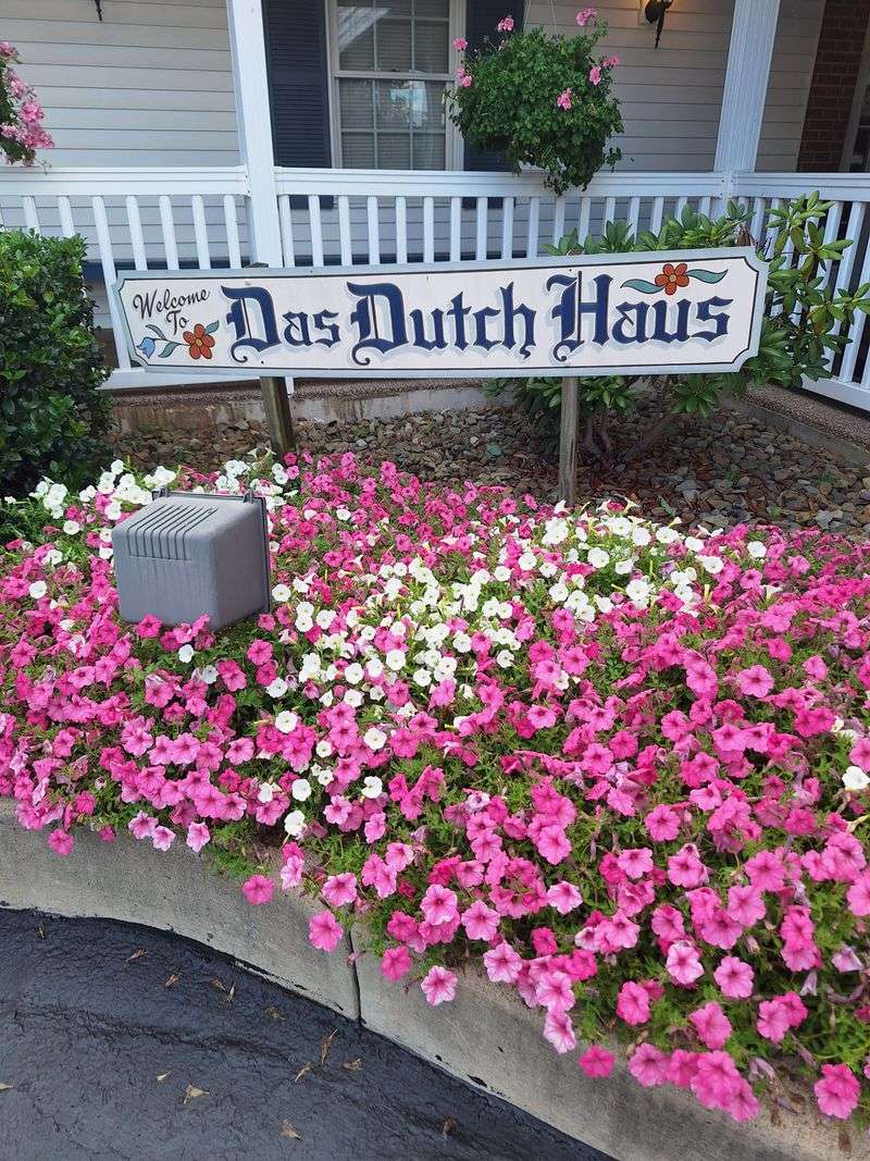 Das Dutch Haus Restaurant – Columbiana, OH