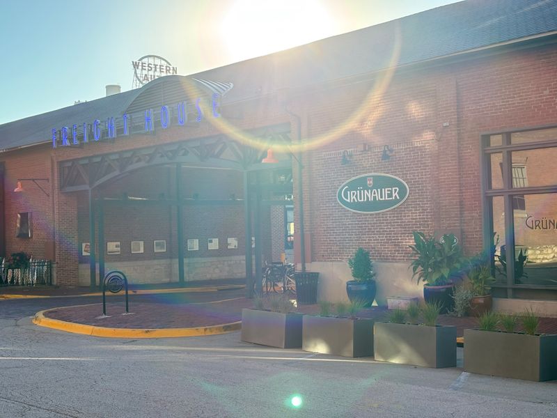 Neighborhood and parking notes