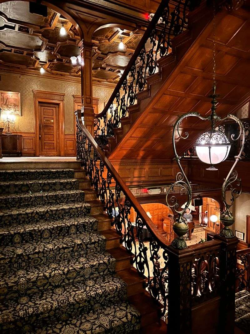 The Mansion’s Grand First Impression