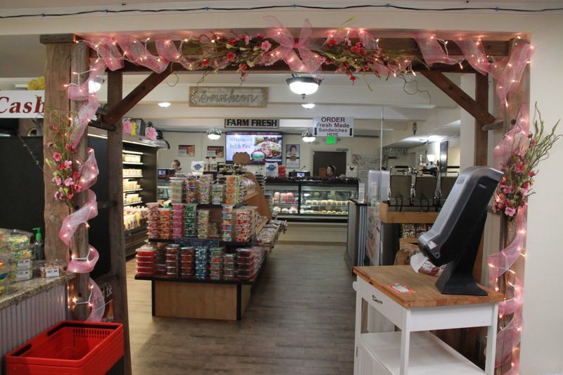 Martin's Country Market (Arcadia): PA Dutch bakery + café sandwiches with Amish/Mennonite roots