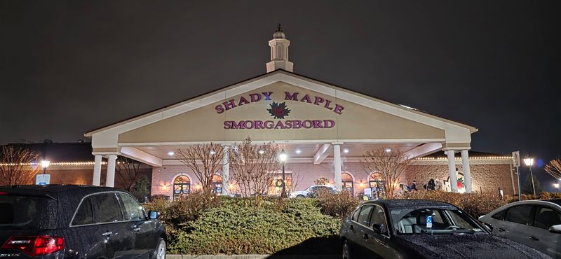 Shady Maple Smorgasbord – East Earl, PA