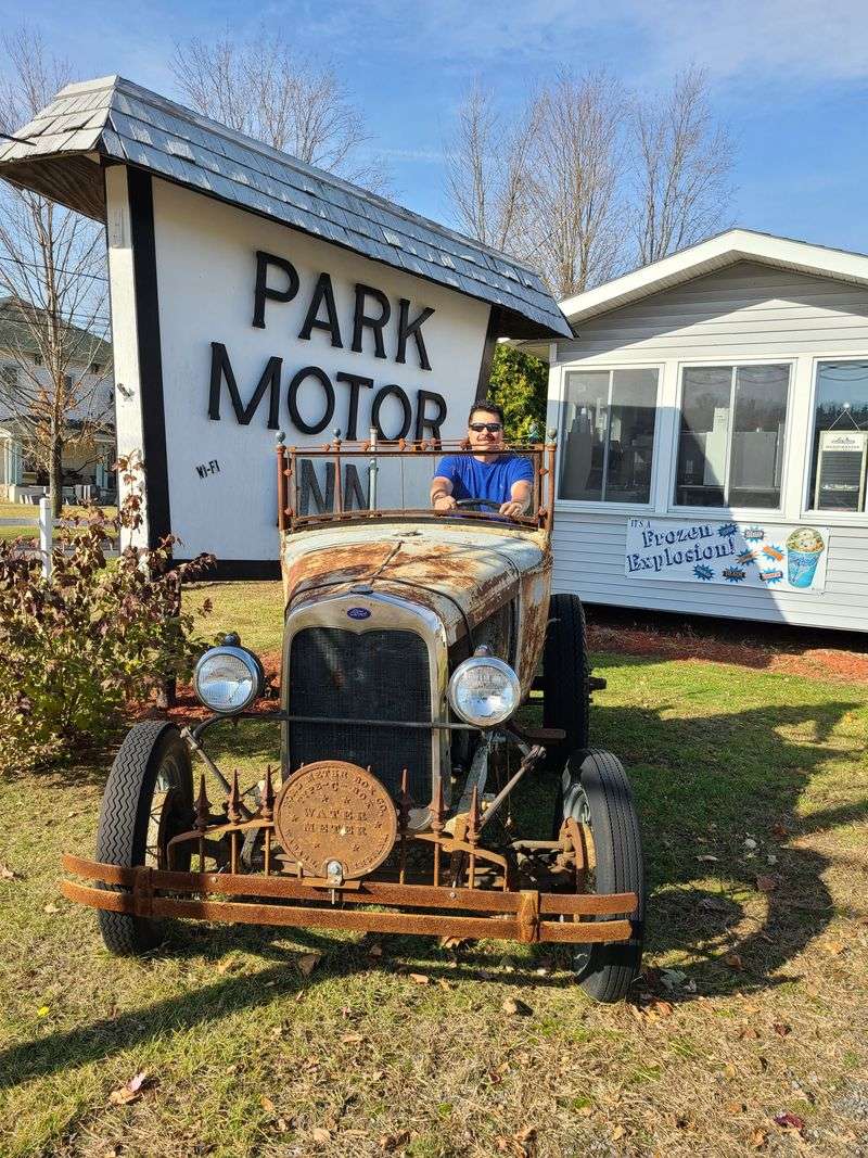 Local Eateries & History-Rich Inns