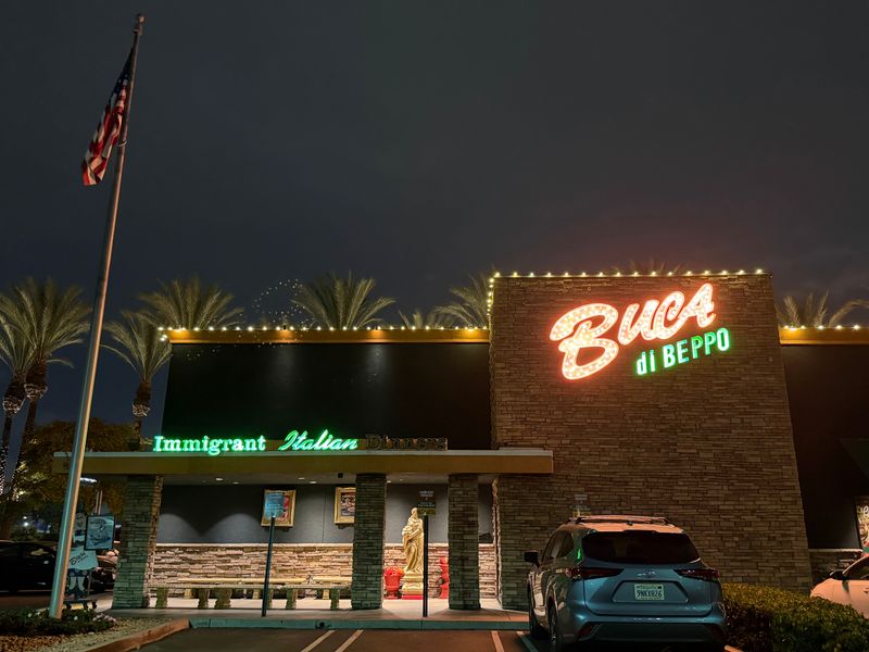 Buca di Beppo (Multiple California locations)