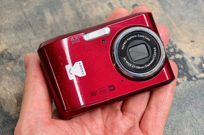 Affordable Compacts & Simple Cameras