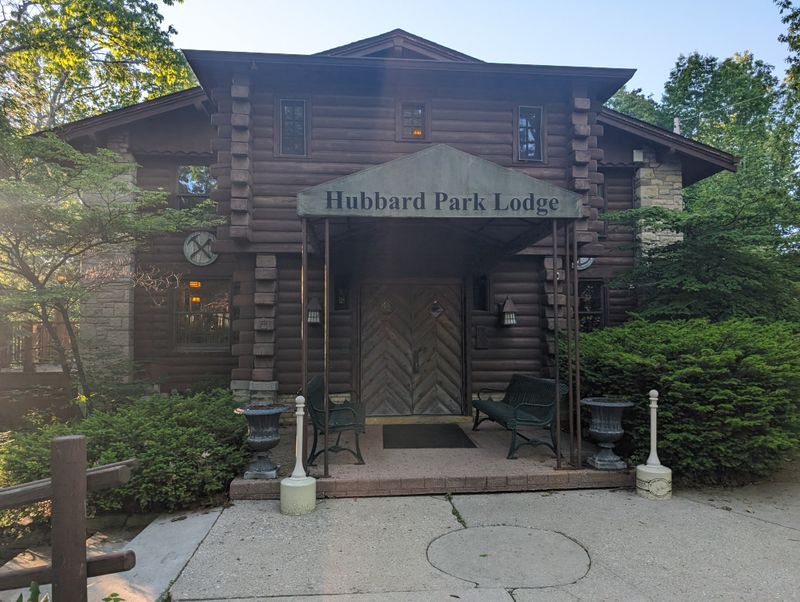 Hubbard Park Lodge & Beer Garden (Shorewood)
