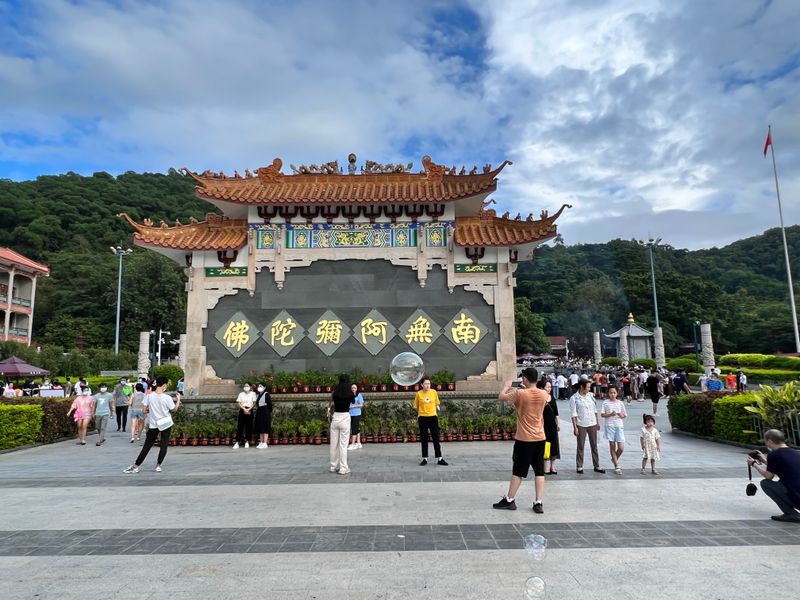 Street-cleaning robots are not a gimmick—they are operational