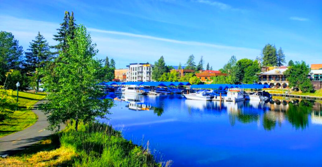 Everyone’s Leaving the City for This Forgotten Lake Town