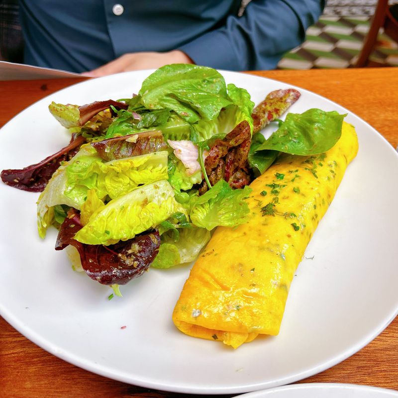 Seasonal Market Salad, Pure and Precise