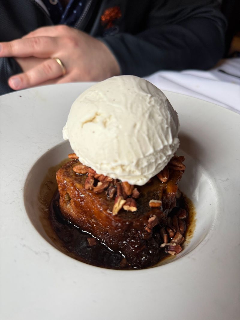 Desserts With Candlelit Drama