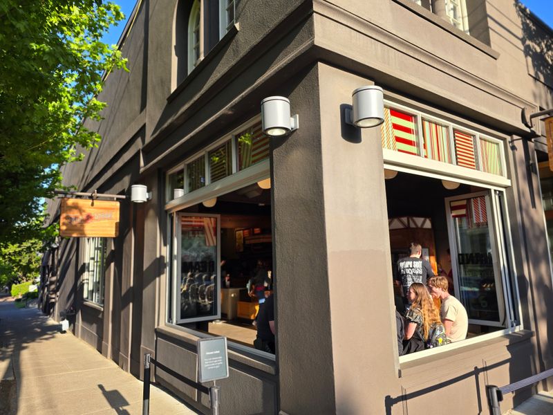 Salt & Straw (multiple Portland scoop shops)