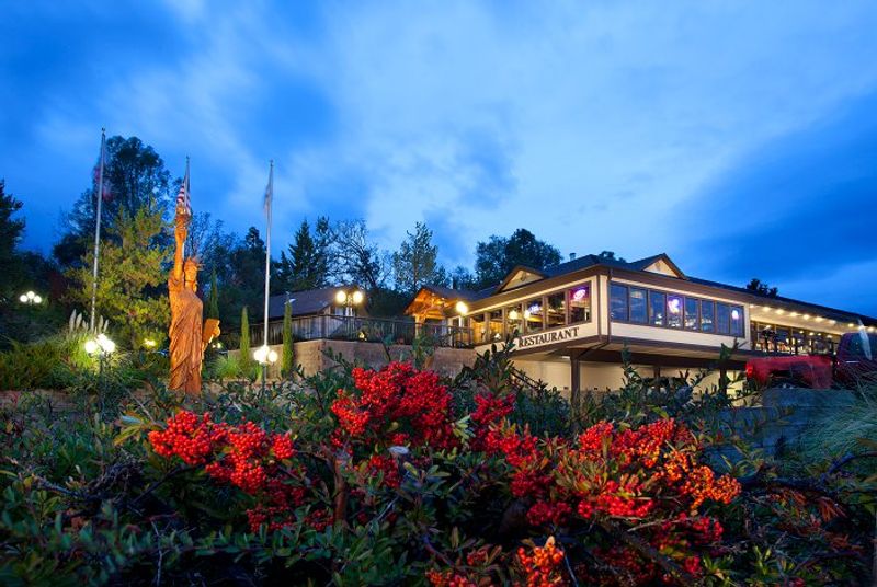 Yosemite Gateway Convenience