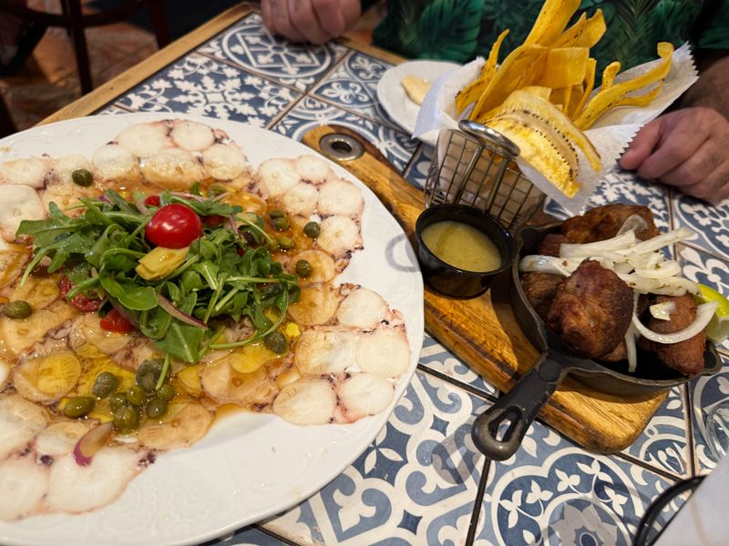 Retro Decor and Welcoming Vibe