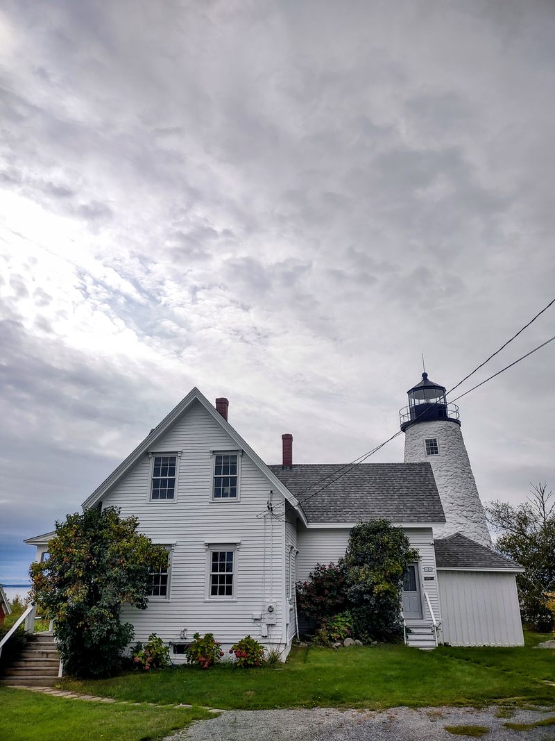 The Lighthouse That Guides Without Fuss