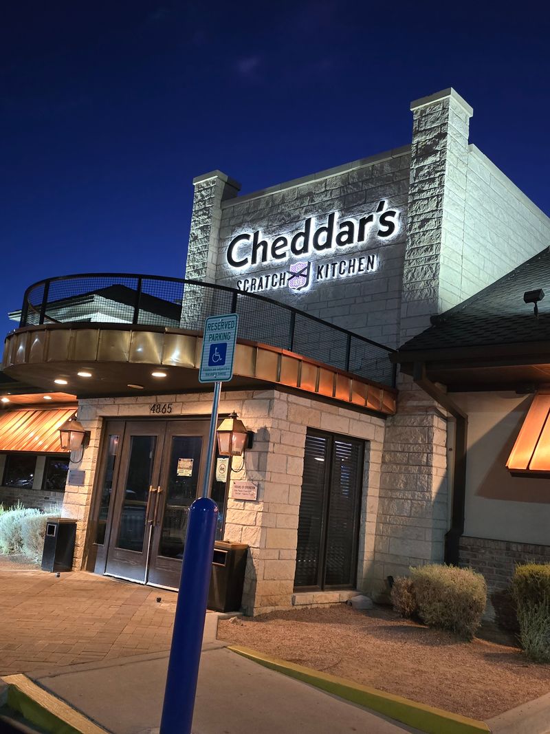Cheddar's Scratch Kitchen