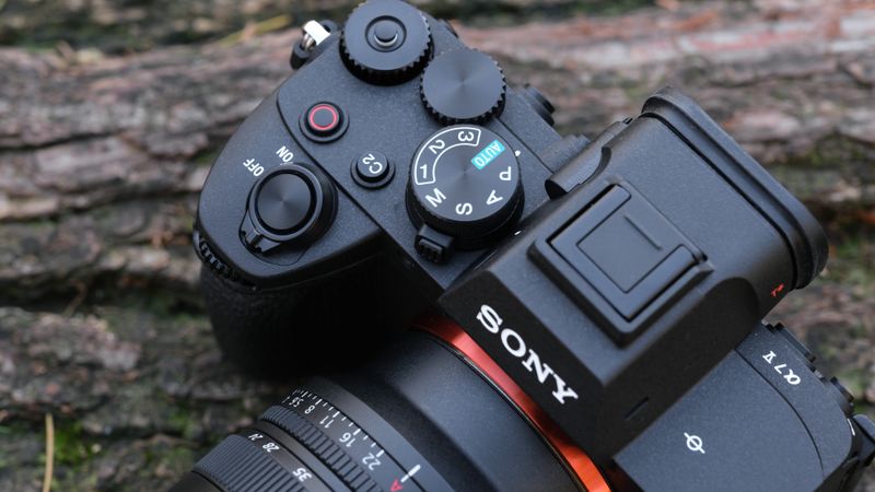 Sony Alpha 7 V — Everyday All-Around Powerhouse
