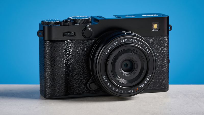 Fujifilm X-E5 — Compact Mirrorless Enthusiast Pick