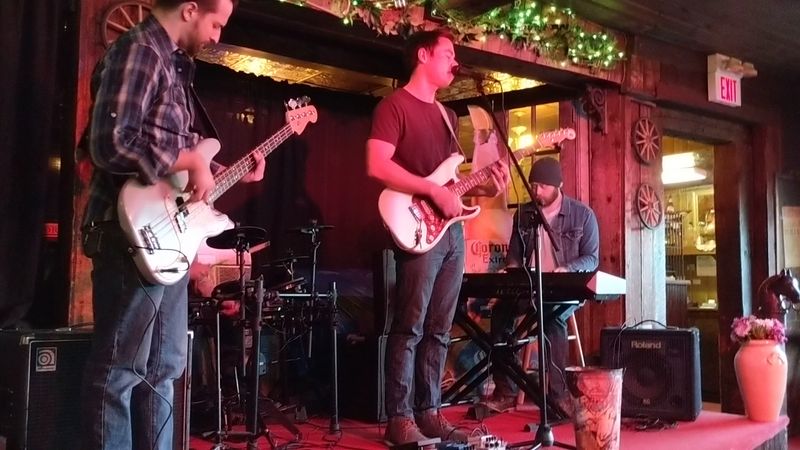 Live Music And Easy Entertainment