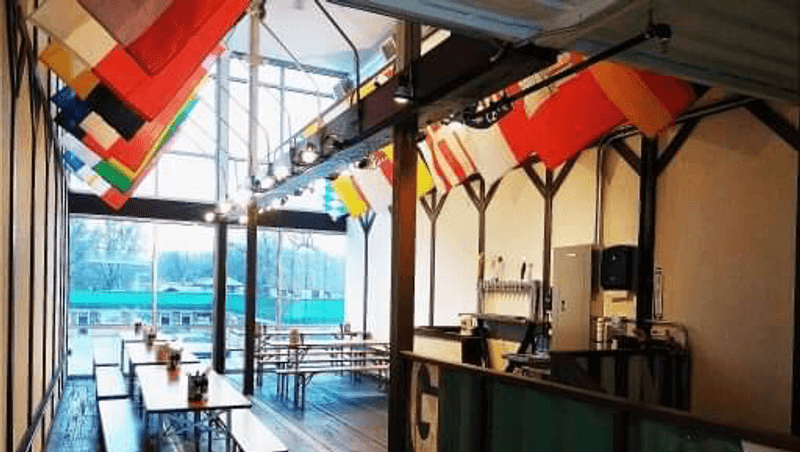 Inside ambiance: brick, wood, and warmth