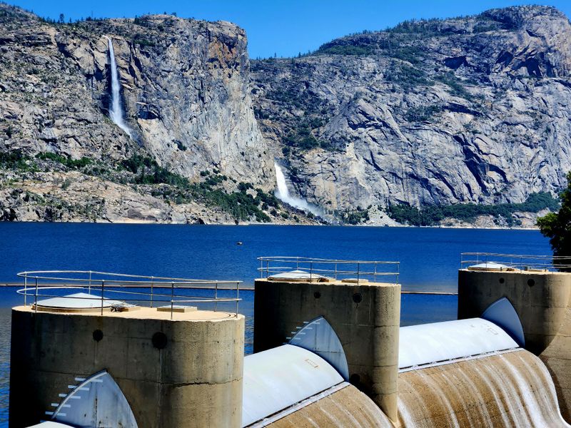 O'Shaughnessy Dam: Gateway to the Trails