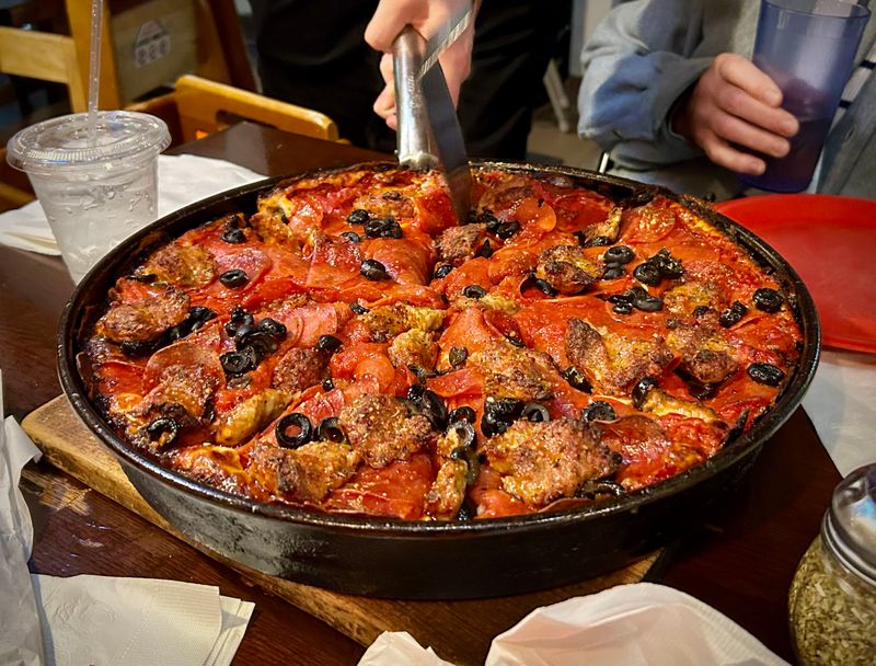 Pequod's Pizza (Clybourn)