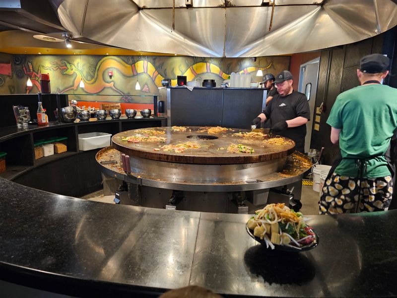 HuHot Mongolian Grill — Interactive Stir-Fry Buffet (Columbia)