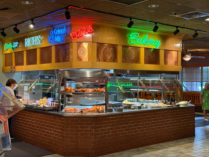 Wood Grill Buffet – Benton’s All-Around Comfort Buffet