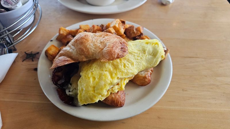 Omelettes and Veggie Sausage