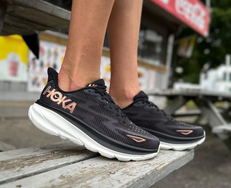 HOKA Clifton 9