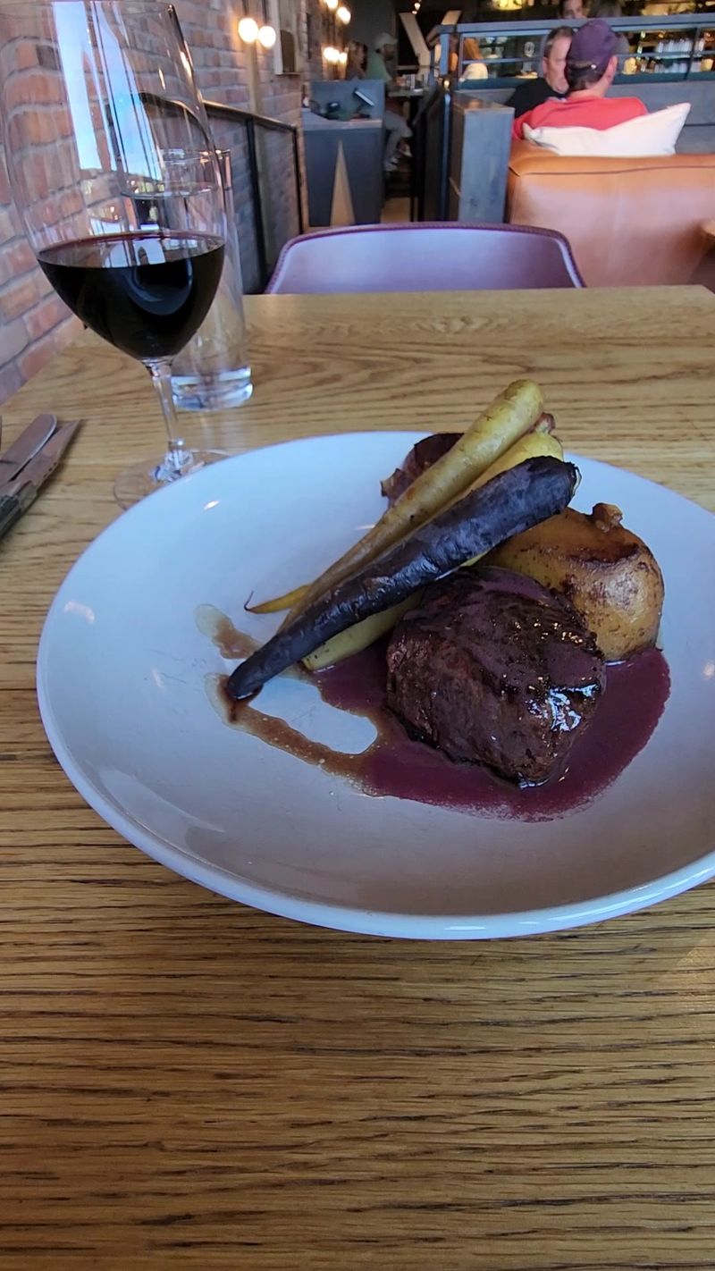 Seasonal Sourcing and Local Producers