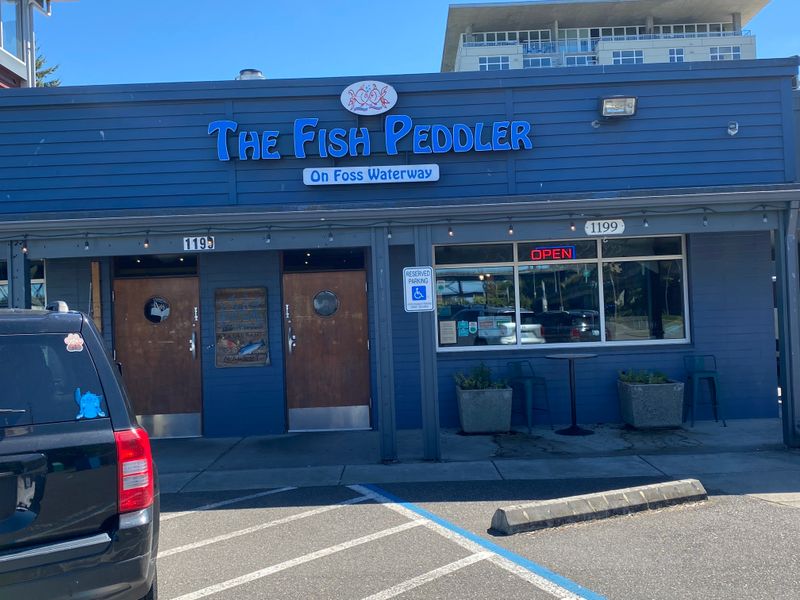 The Fish Peddler (Tacoma, Foss Waterway)