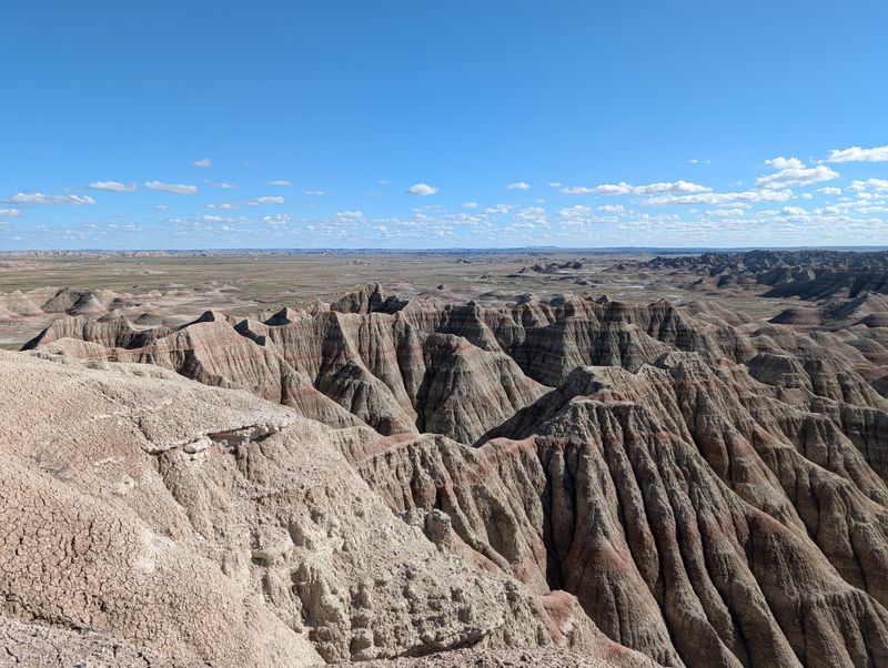 Badlands Loop Road and Big Badlands Overlook, Badlands National Park (South Dakota)