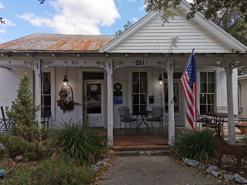 Alpine Haus (New Braunfels)