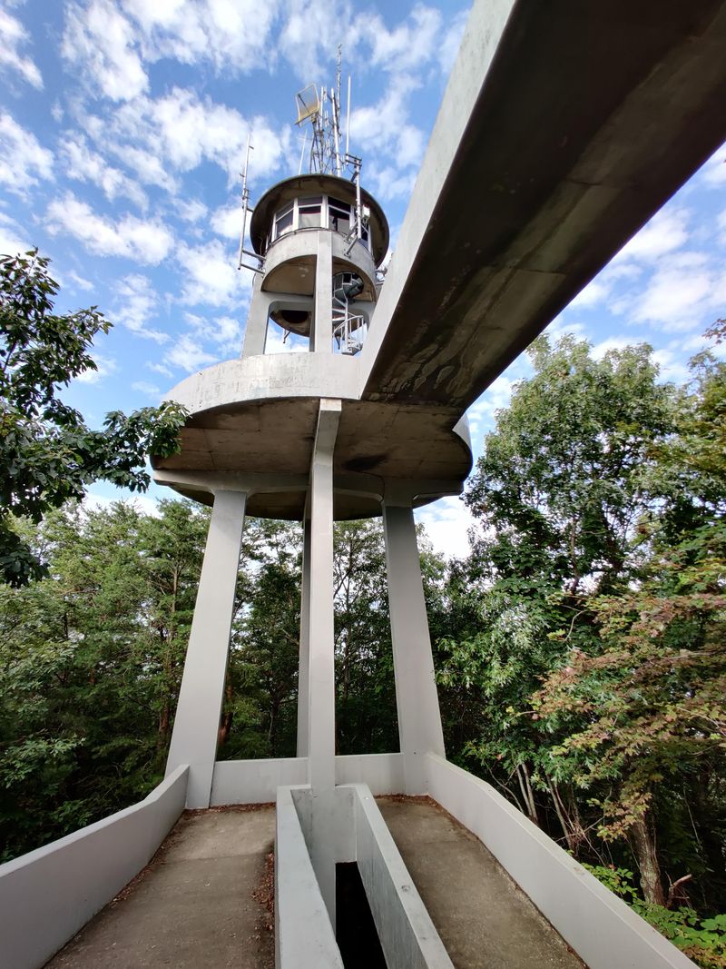 Look Rock Tower — A Sweeping Smokies Panorama